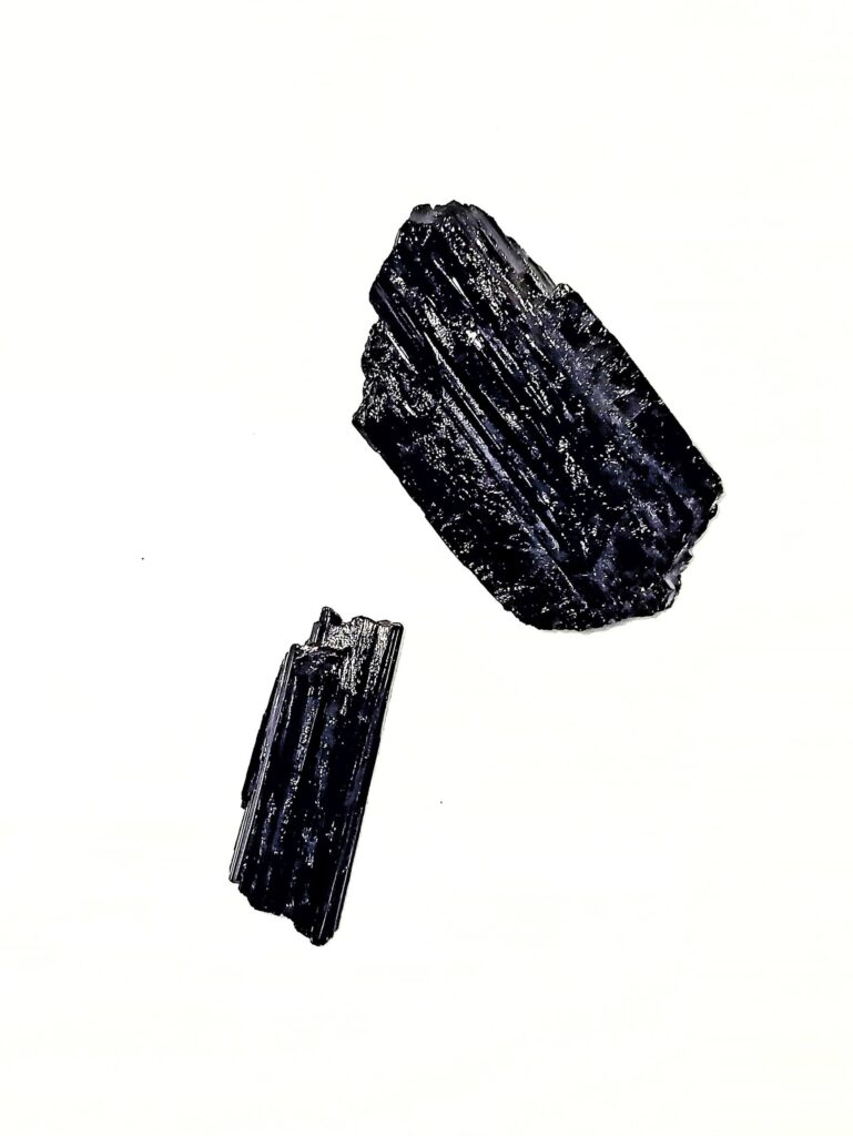 piedra turmalina negra o chorlo en bruto